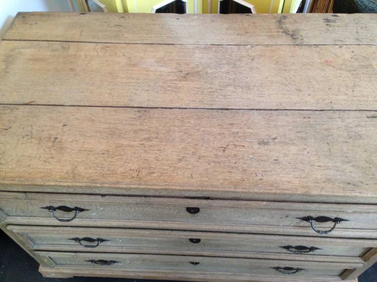 Metal Wonderful 19th Century Natural Oak Oversized Chest For Sale