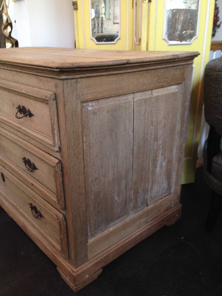 Wonderful 19th Century Natural Oak Oversized Chest For Sale 3