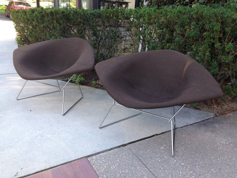 Mid-Century Modern Pair of Early Bertoia Wide Diamond Chairs For Sale