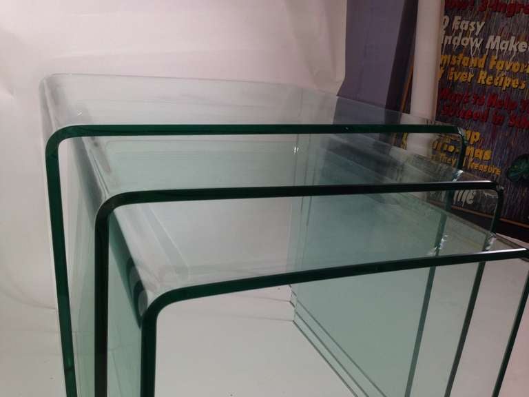 Bent Glass Nesting Tables (Set of 3) In Excellent Condition In East Hampton, NY