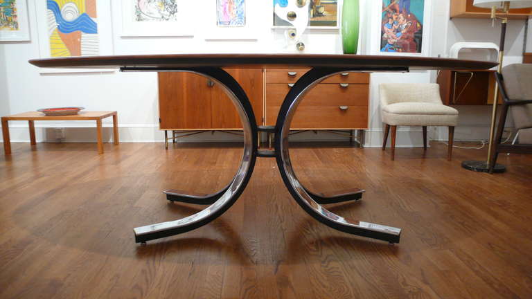 Oval Dining/Conference Table by Osvaldo Borsani for Stow Davis In Good Condition In Tarrytown, NY