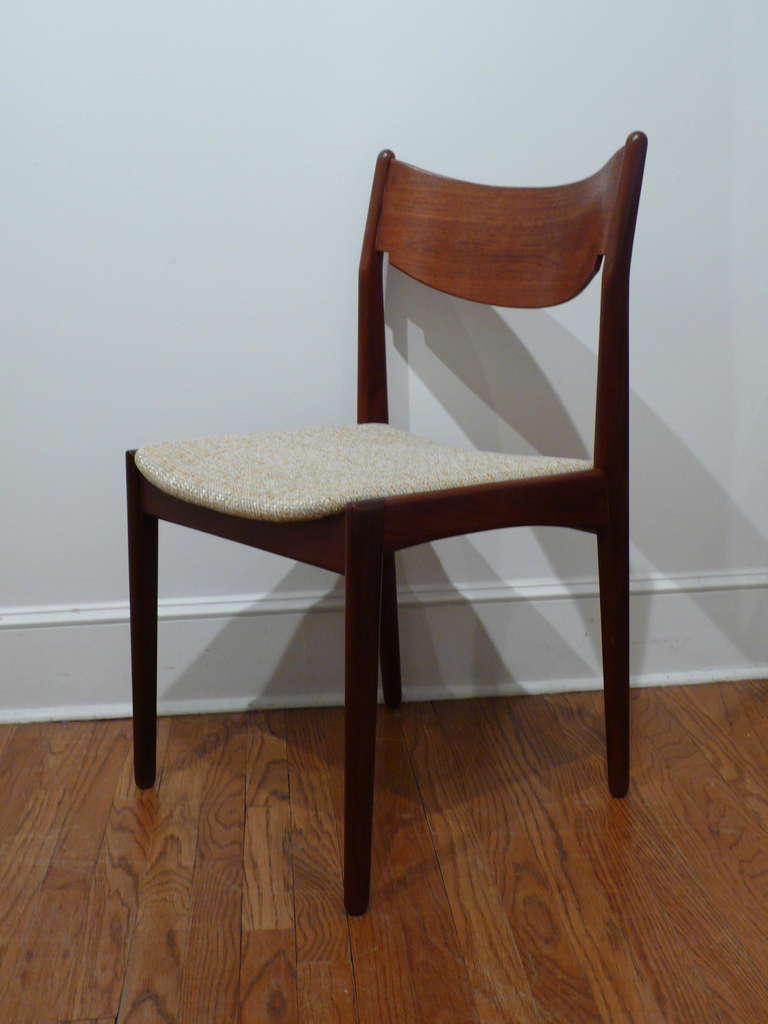 Pair of Danish Chairs In Good Condition For Sale In Tarrytown, NY