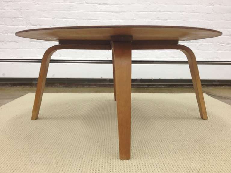 Charles and Ray Eames CTW Coffee Table In Good Condition In Tarrytown, NY
