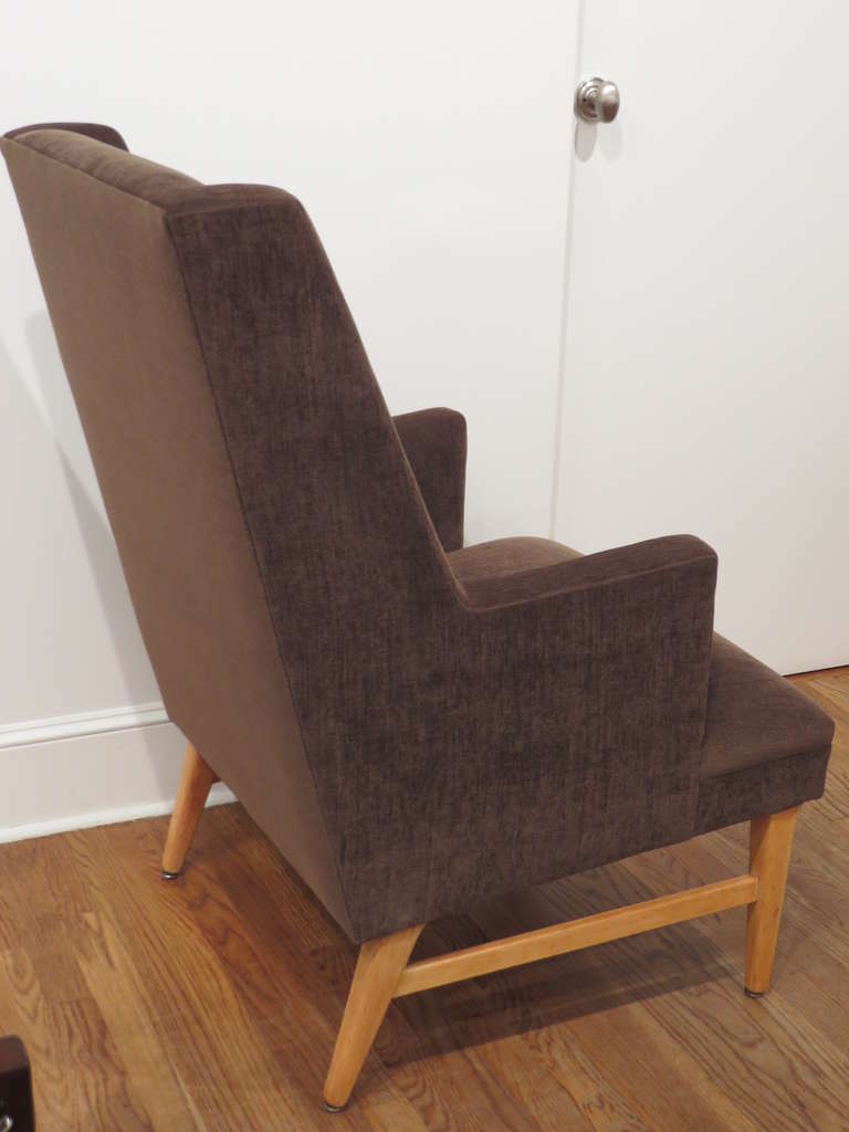 Modern Style Wingback Chair In Good Condition For Sale In Tarrytown, NY