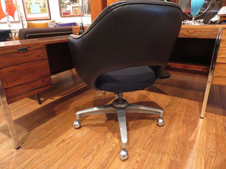 American Vintage Saarinen Executive Arm Task Chairs for Knoll