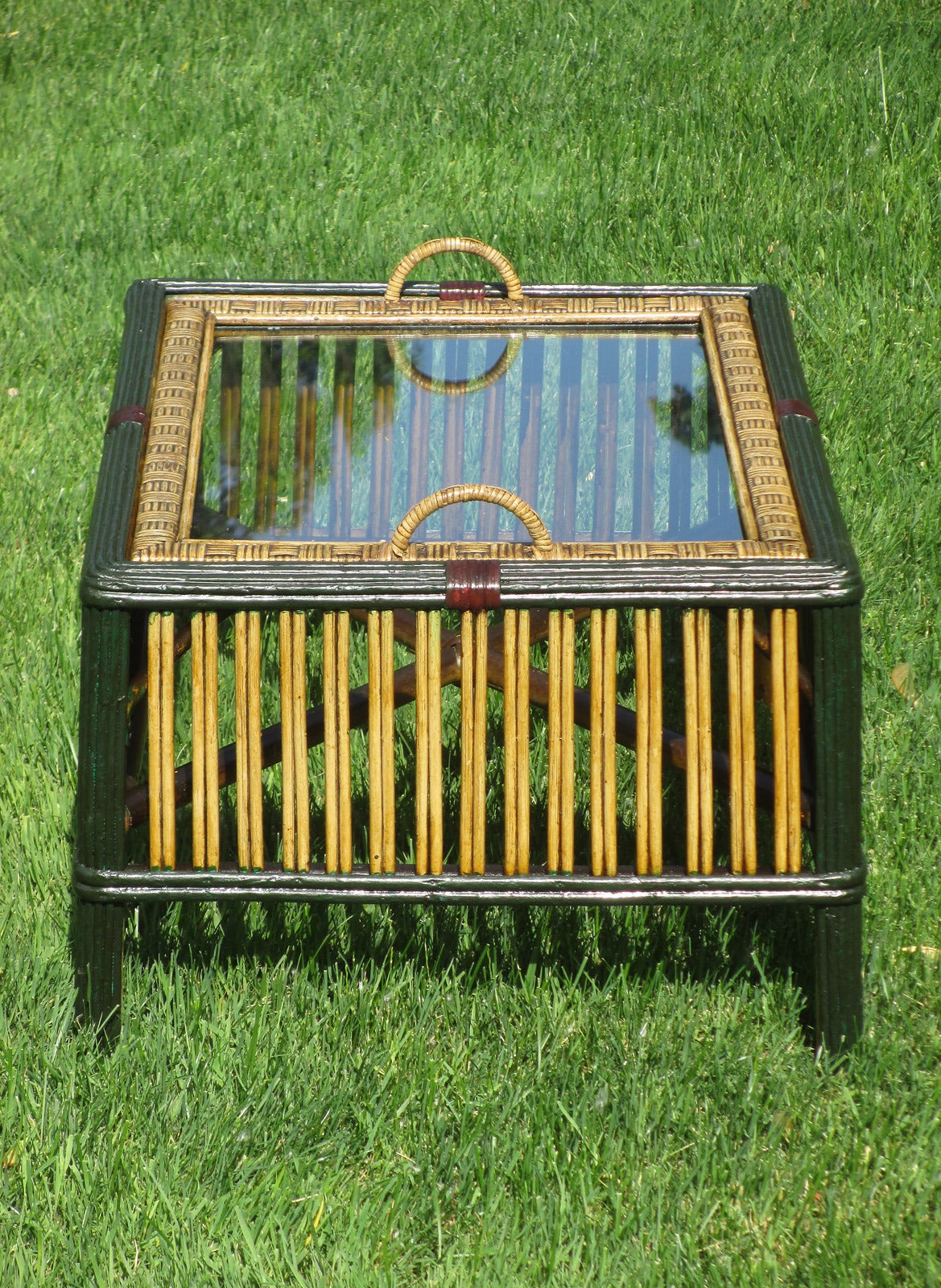 American Stick Wicker with Tray-Top Coffee Table