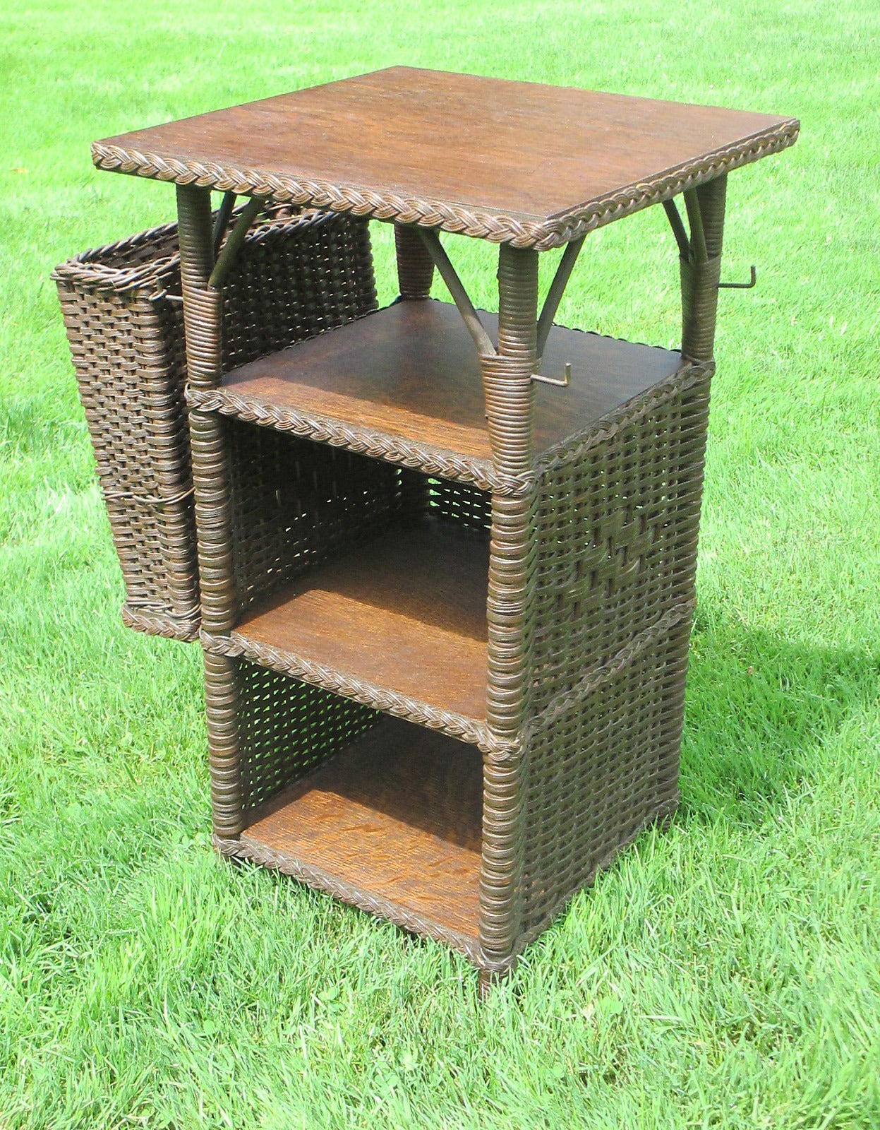 Reed Art Deco Wicker Table For Sale