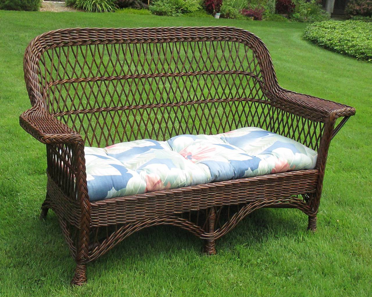 Bar Harbor Wicker Settee