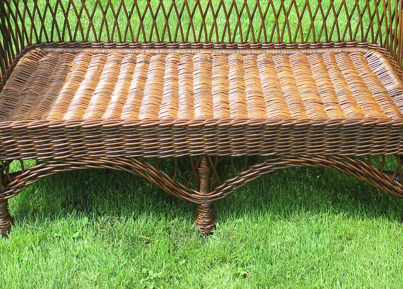 Bar Harbor Wicker Settee For Sale at 1stDibs