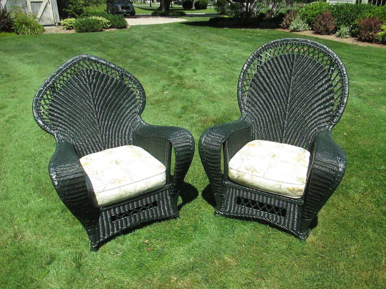 American Three-Piece High Style Art Deco Wicker Suite For Sale