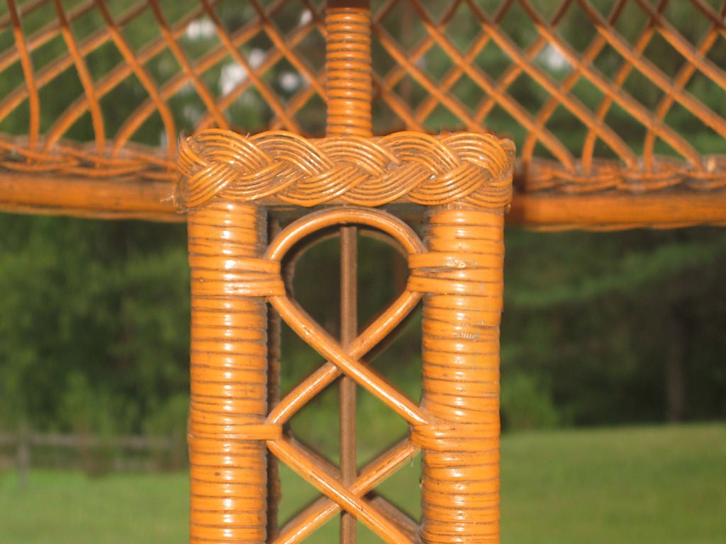 EIFFEL TOWER WICKER FLOOR LAMP In Excellent Condition In Sheffield, MA