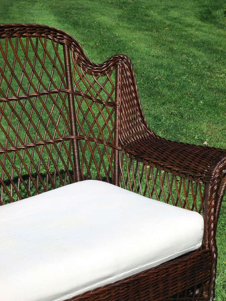 Three-Piece Bar Harbor Wicker Set In Excellent Condition For Sale In Sheffield, MA