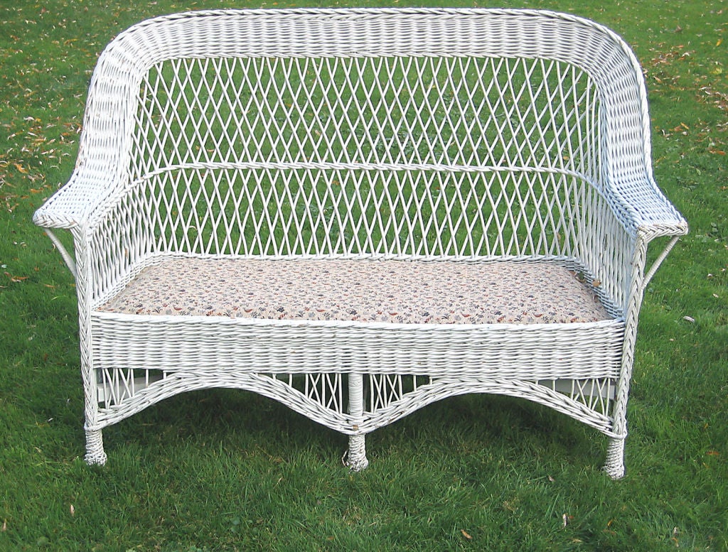 BAR HARBOR WICKER SETTEE
