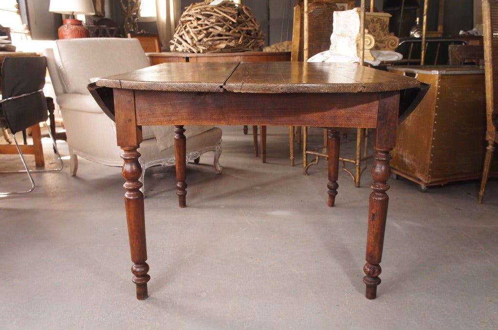 Round Dining Table 2