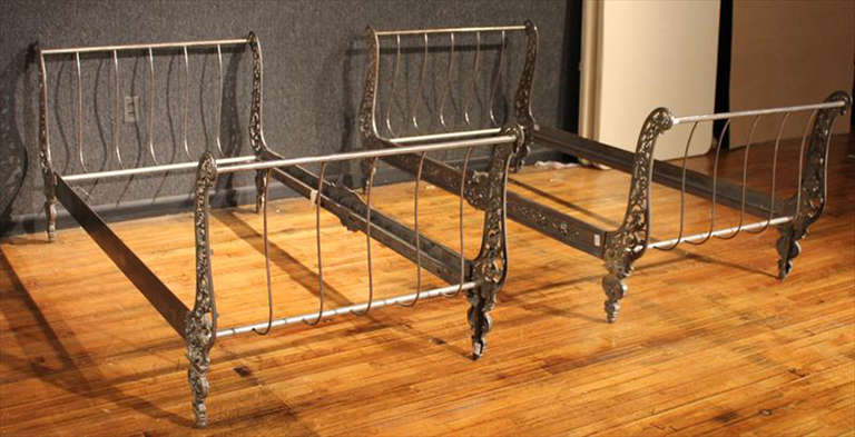 This is one of a pair of single beds that once furnished a bed room belonging to the actor Dustin Hoffman.  Beds can be sold singly.  Price posted is for one bed.