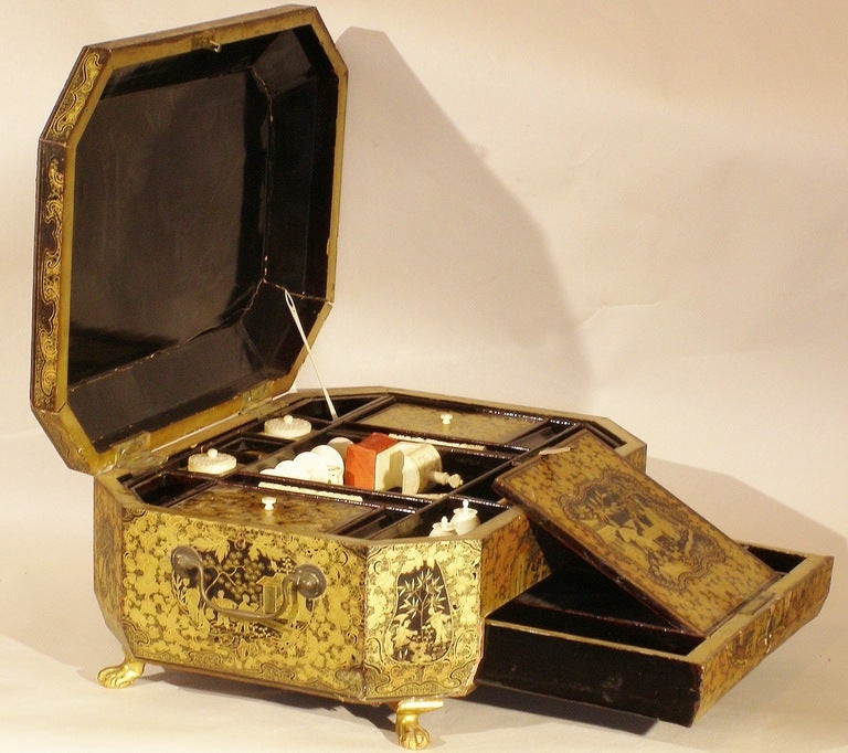 Chinese Export Lacquer Sewing Box In Good Condition In Great Barrington, MA