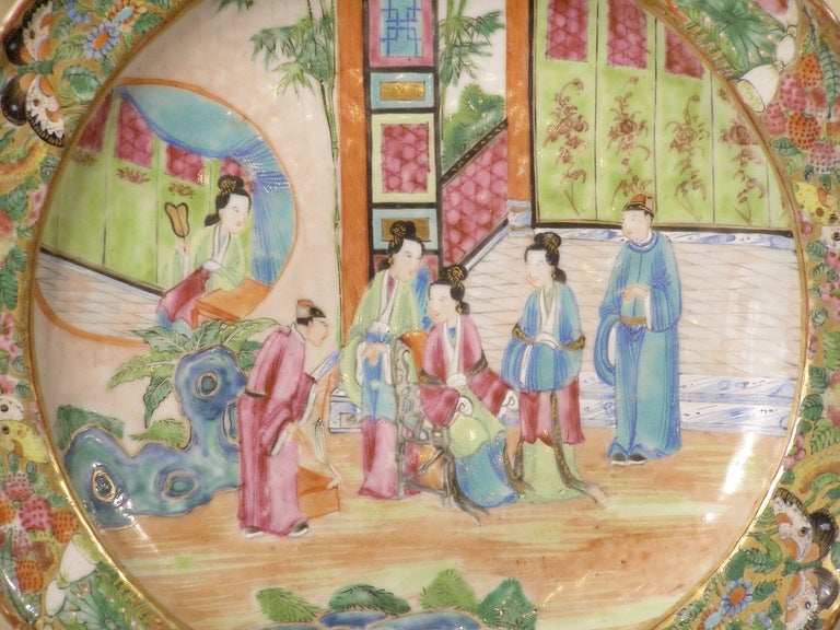 19th Century Chinese Export Porcelain Mandarin Subject Tazza or Comport In Excellent Condition In Great Barrington, MA