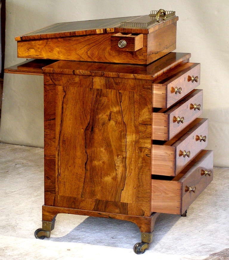 English Early Regency Rosewood Small Davenport Desk, circa 1820 In Excellent Condition In Great Barrington, MA