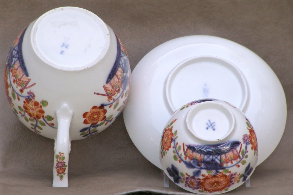 Meissen Tea Pot With Matching Cups and Saucers 1