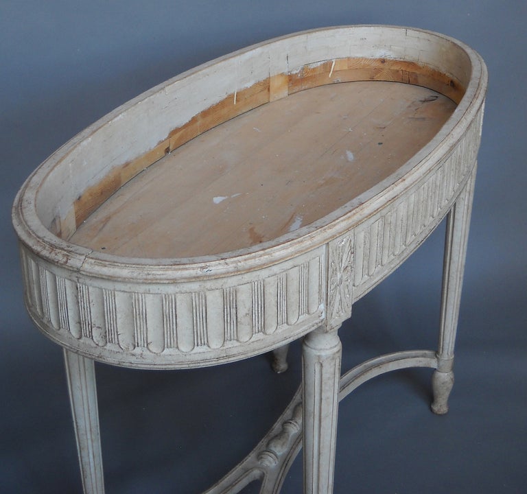 Gustavian Style Jardinière In Excellent Condition For Sale In Sheffield, MA