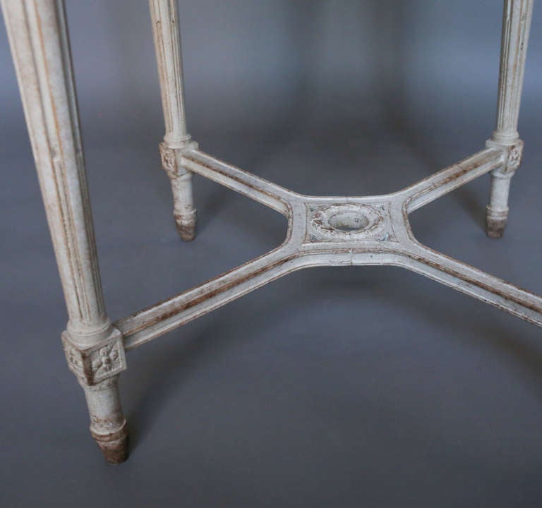 Gustavian Style Round Side Table In Excellent Condition In Sheffield, MA