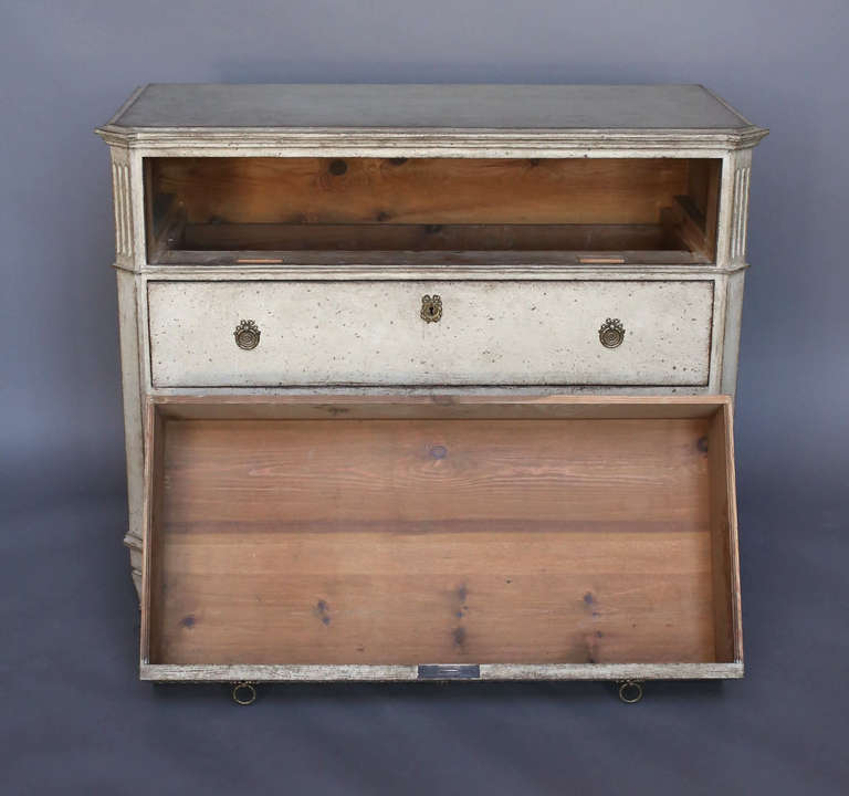 Gustavian Chest of Drawers with Fluted Detail 1