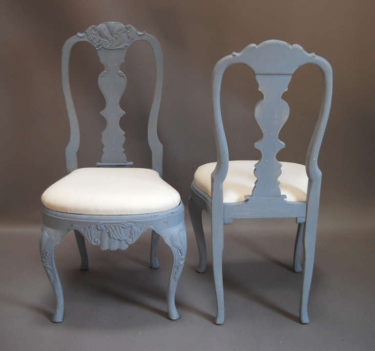 Set of Eight Rococo Style Dining Chairs In Excellent Condition For Sale In Sheffield, MA