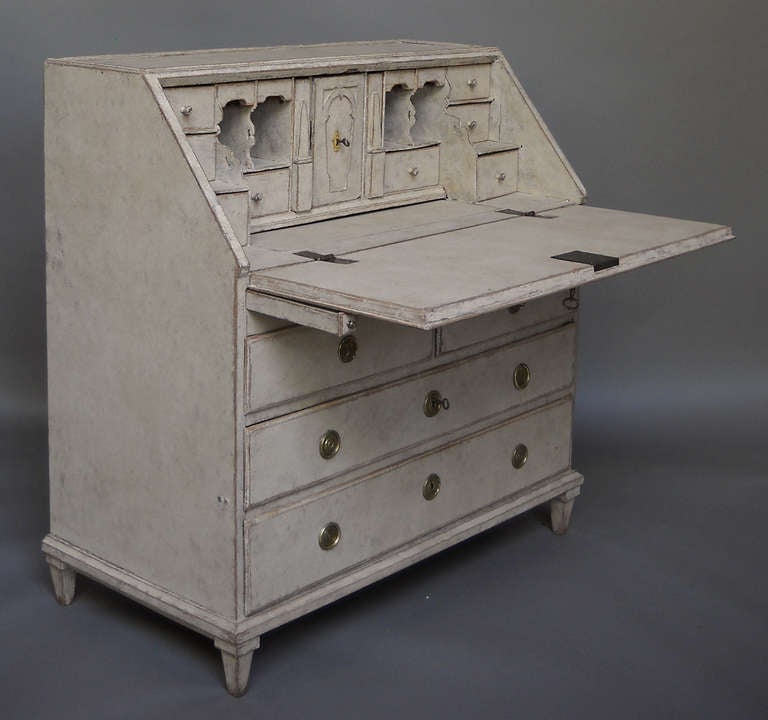 Period Gustavian Writing Desk In Excellent Condition In Sheffield, MA