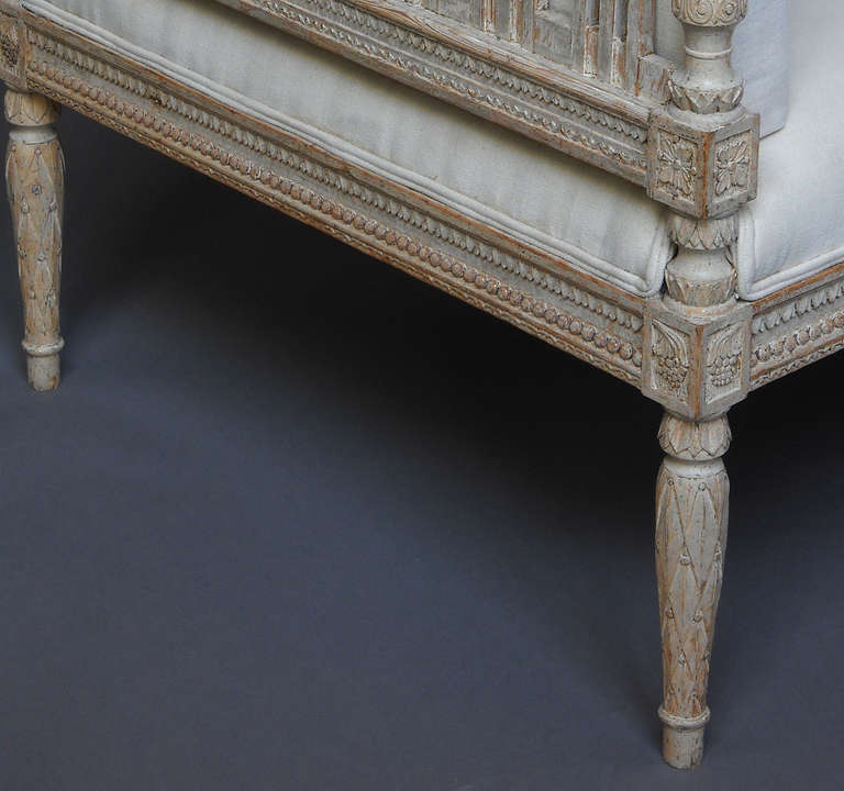 Beautifully Carved Gustavian Sofa In Excellent Condition In Sheffield, MA
