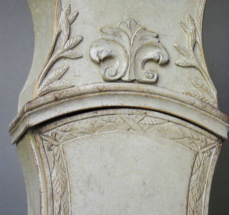 Gustavian Tall Case Clock with Carved Urn In Excellent Condition In Sheffield, MA