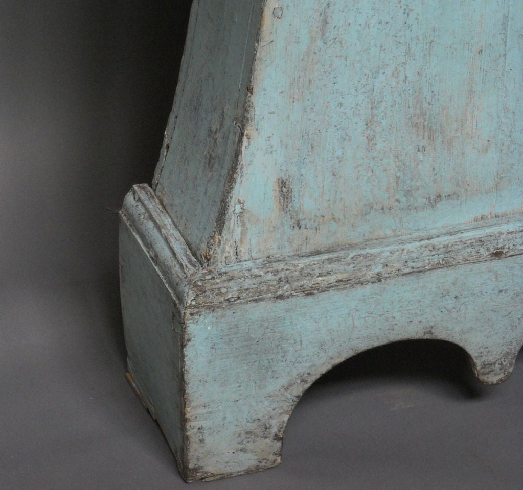 Blue Mora Clock with Urn Finial In Excellent Condition For Sale In Sheffield, MA