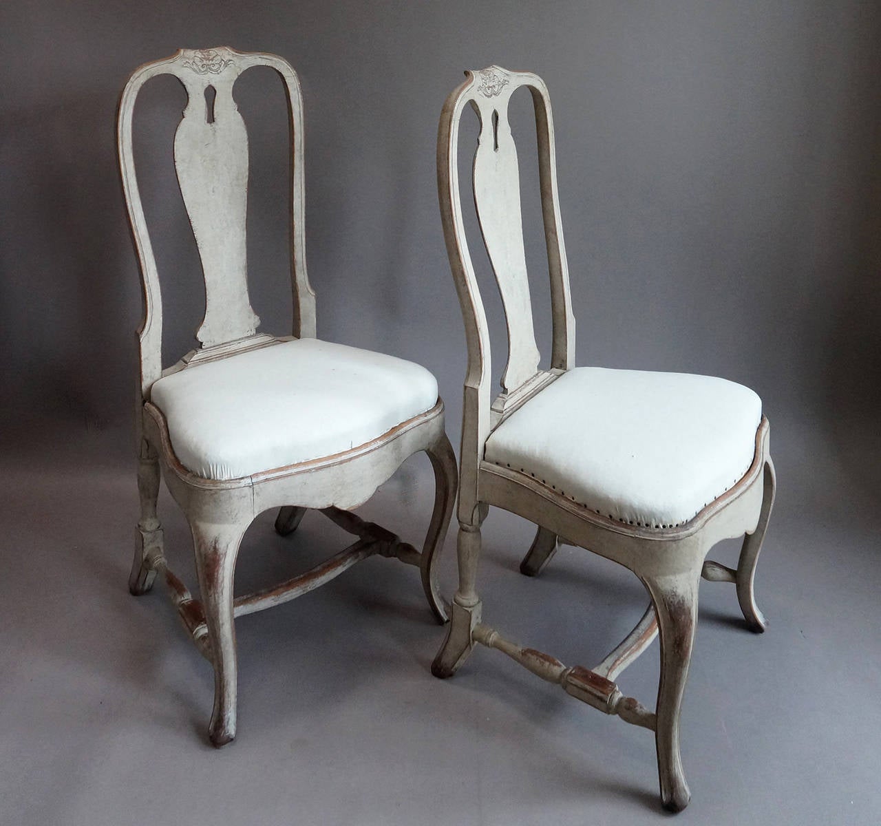 Set of 16 Rococo Style Dining Chairs In Excellent Condition In Sheffield, MA