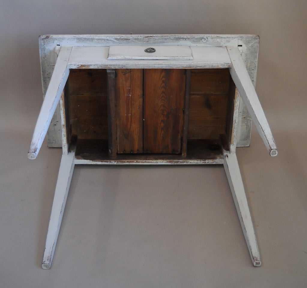 Simple Swedish Table with Drawer For Sale 2