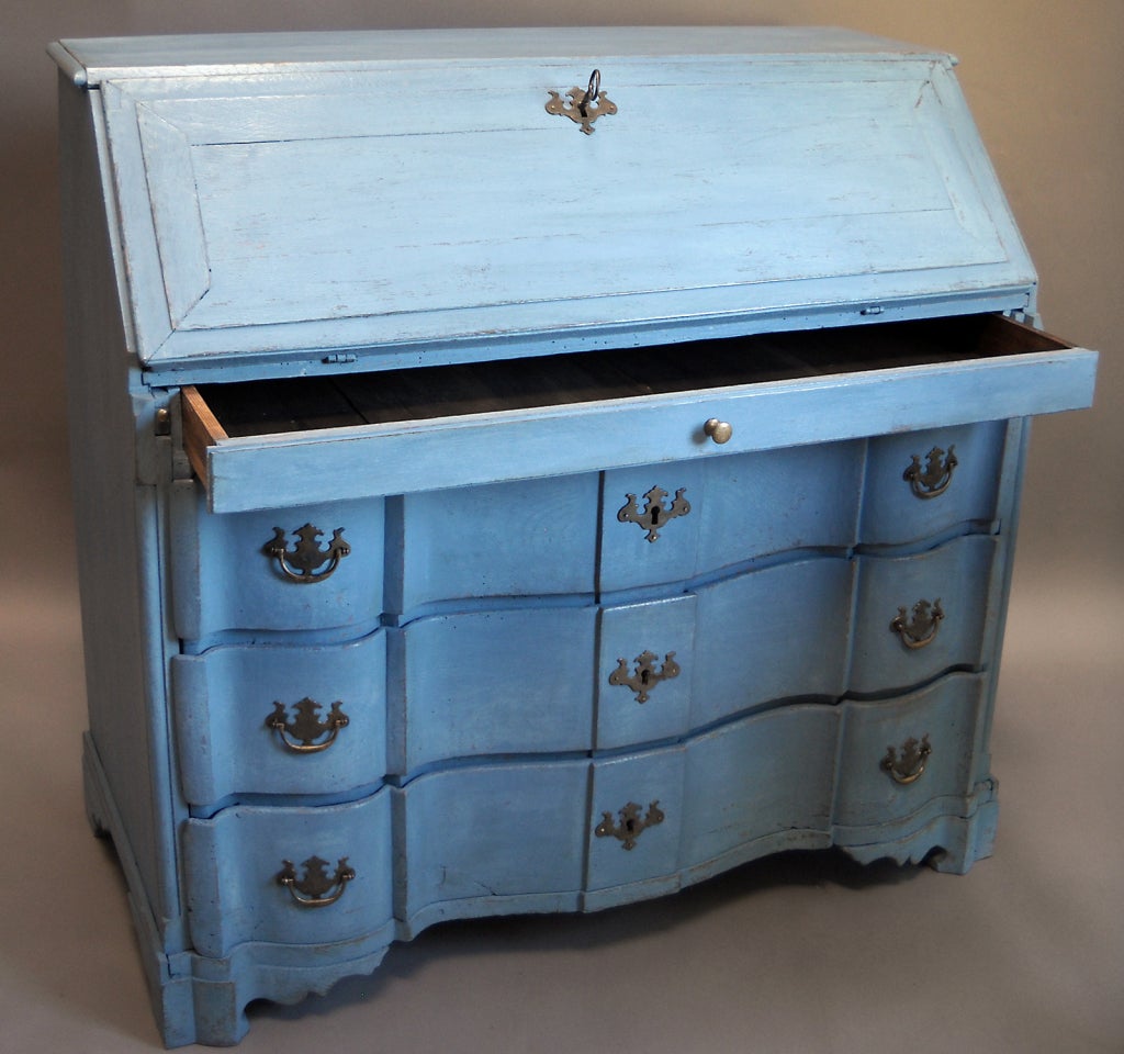 Early Bow-Front Writing Desk 1