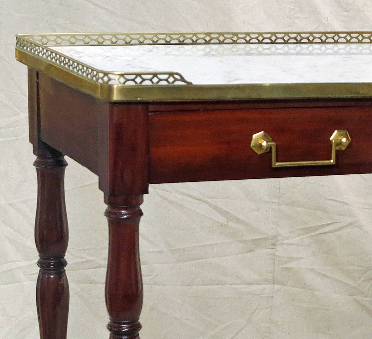 A Fine & Rare Directoire Mahogany 
Console/Desserte Table by Jacob Rue Meslee
Circa 1796-1803
George Jacob Maitre 1765
Son Georges Jacob and François-Honoré create the company Jacob Brothers Meslée Street, which will be active in the