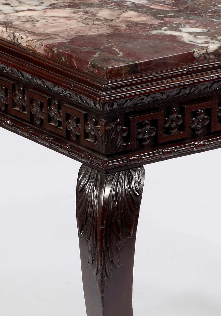 Table console irlandaise raffinée en acajou avec plateau en marbre Excellent état - En vente à Sheffield, MA