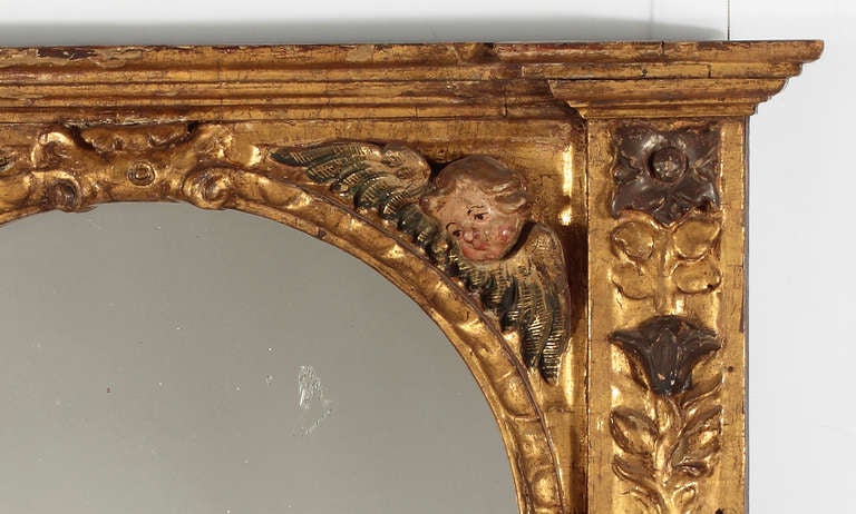 Baroque Un cadre / miroir baroque en bois doré et polychrome, fin du 17ème siècle en vente