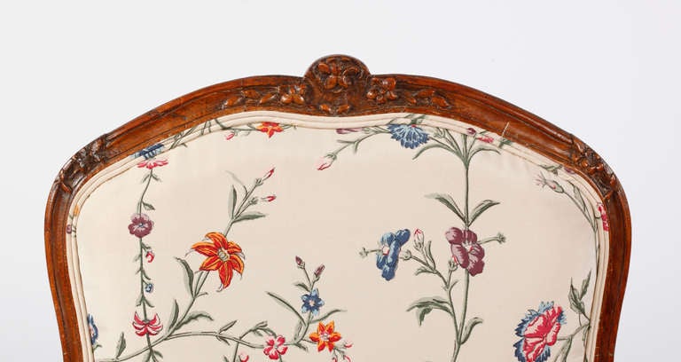 Français Paire de Fauteuils à la Reine en bois de hêtre de style Louis XV par Nicolas Blanchard en vente