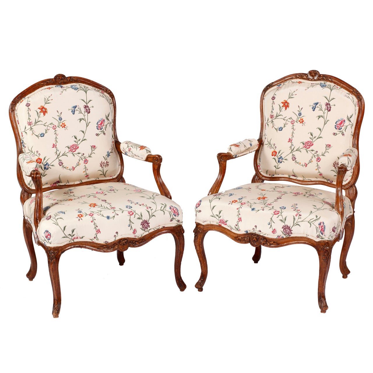 Fino par de Fauteuils a la Reine Luis XV en madera de haya, de Nicolas Blanchard en venta