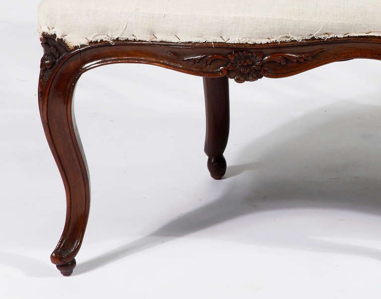 Louis XV A Rare Portuguese diminuitive Settee, 18th Century For Sale