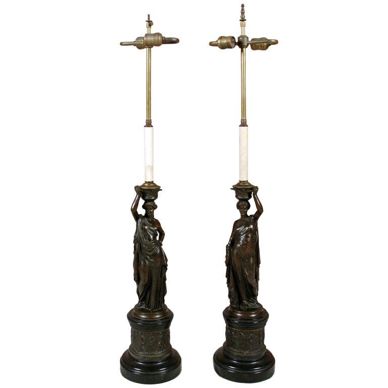 Französische Bronzefiguren von Louis Valentin Elias Robert, Paar im Angebot