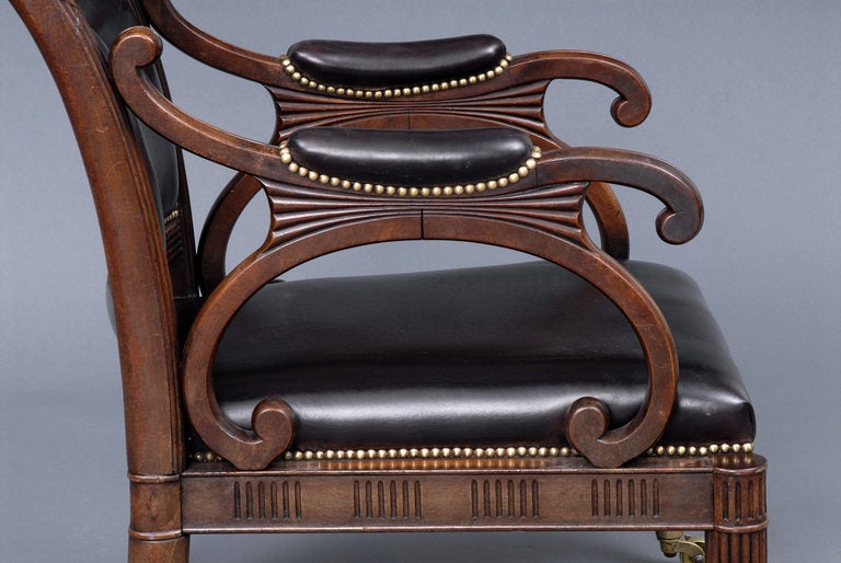 English Regency Carved Mahogany and Leather Library Armchair In Excellent Condition For Sale In Sheffield, MA