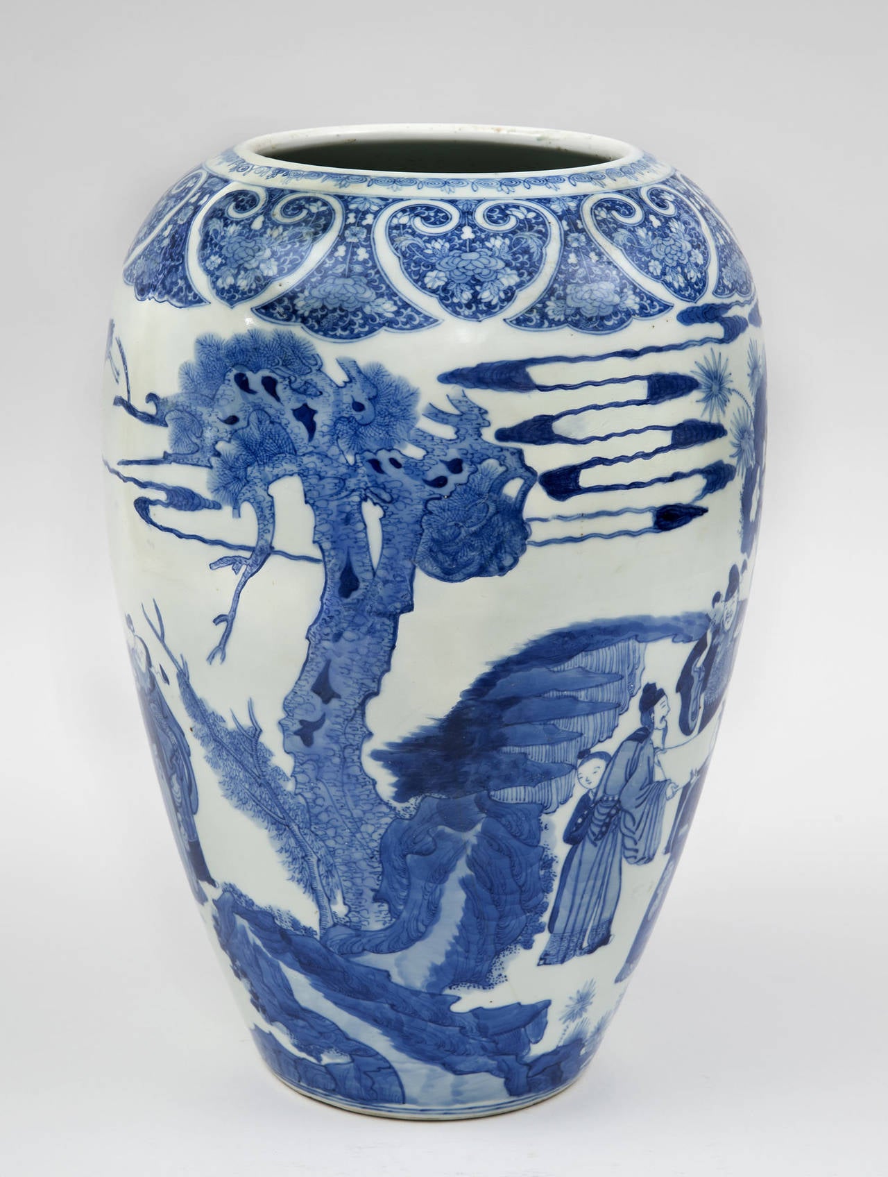 Large Chinese Blue and White Vase, circa 1860 In Good Condition In Sheffield, MA