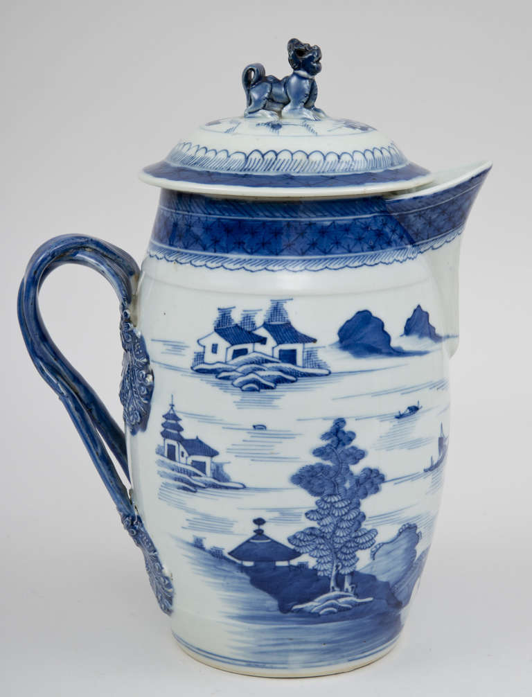 Porcelain Chinese Export Large Cider Jug, circa 1780 For Sale