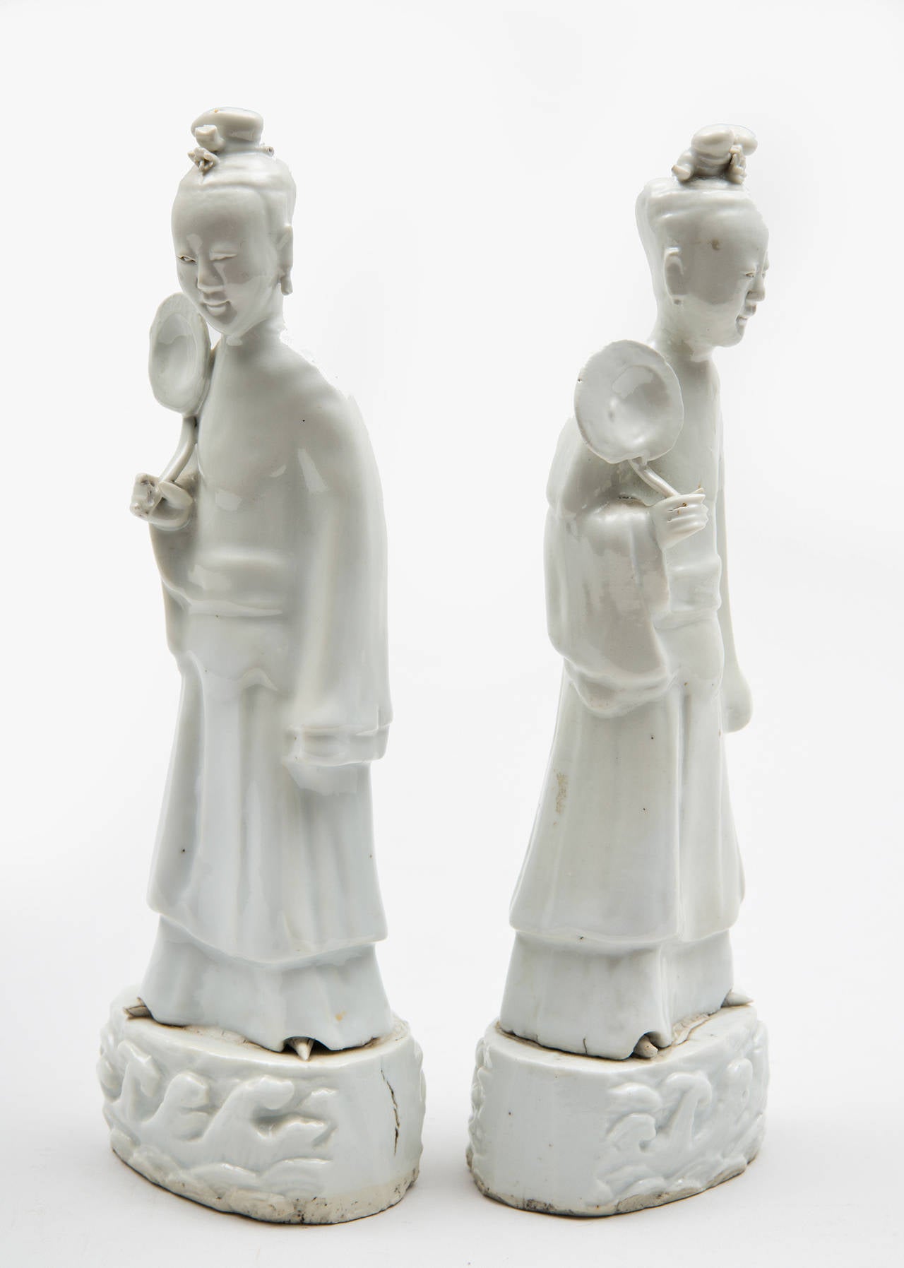 Pair of Chinese Blanc de Chine Female Figures In Good Condition In Sheffield, MA