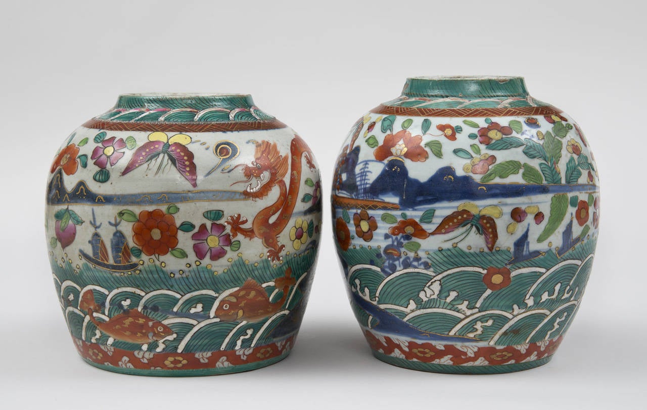 Pair of Chinese Clobbered Squat Jars, circa 1800 In Excellent Condition For Sale In Sheffield, MA