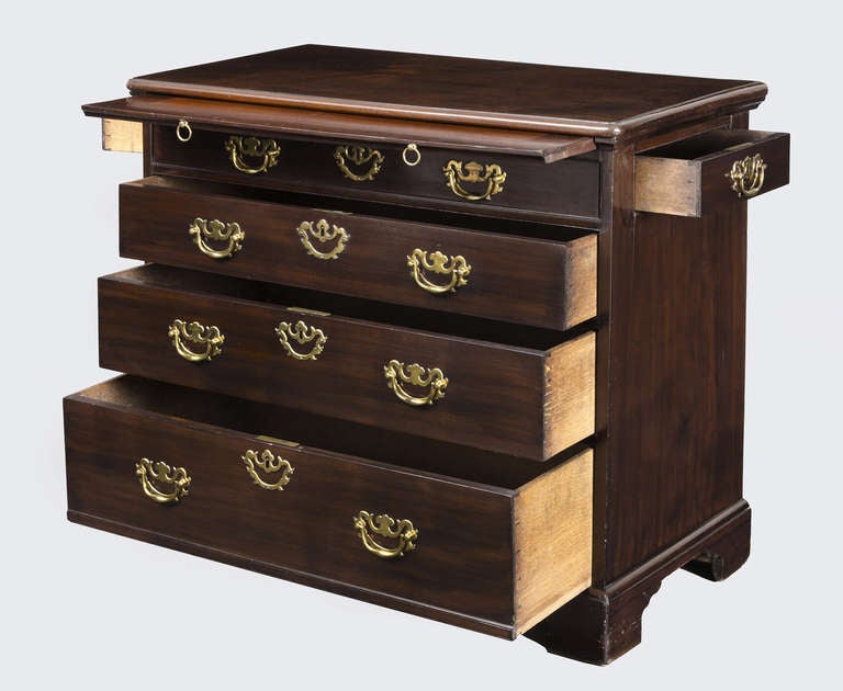 18th Century and Earlier Fine Quality Period Irish Mahogany Bachelor's Chest, 18th Century