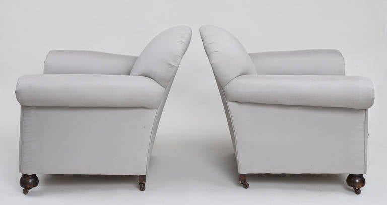 Pair of English Club Chairs In Excellent Condition For Sale In Sheffield, MA