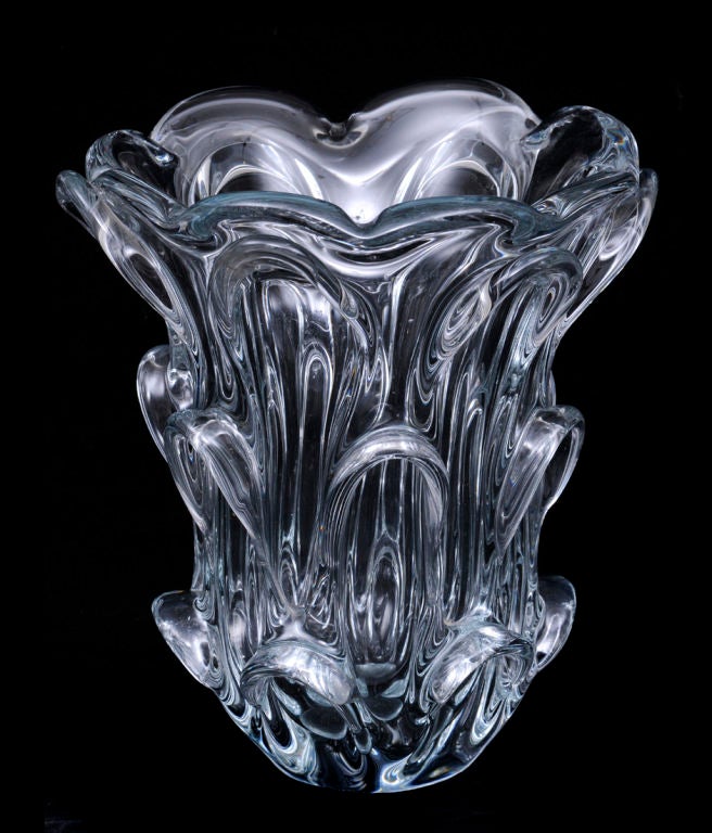 Vase inhabituel en cristal soufflé lourd de Val Saint Lambert, conçu par Guido Bon.