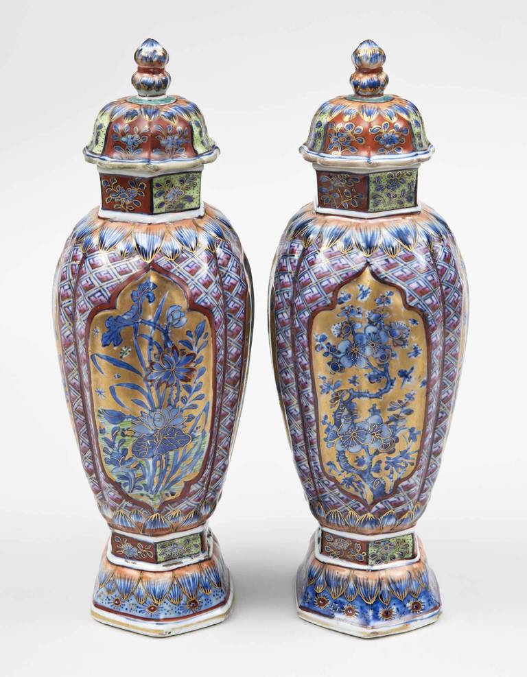 18th Century and Earlier Pair of Chinese Clobbered Vases, circa 1700 For Sale
